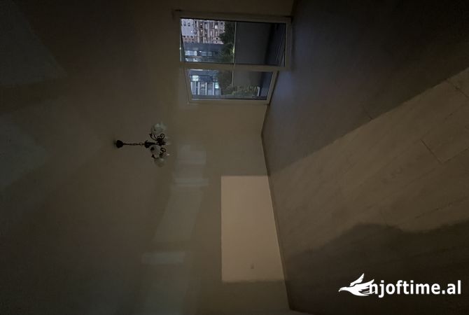 Qender Tirane Jepet Me Qera