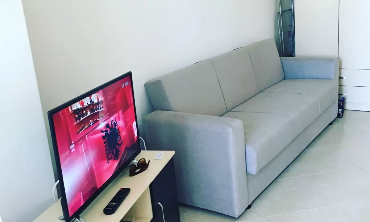 Shtepi me qera Apartament ne Vlore, Garsoniere, Mobilimi E mobiluar, Pagesa 220  Euro.