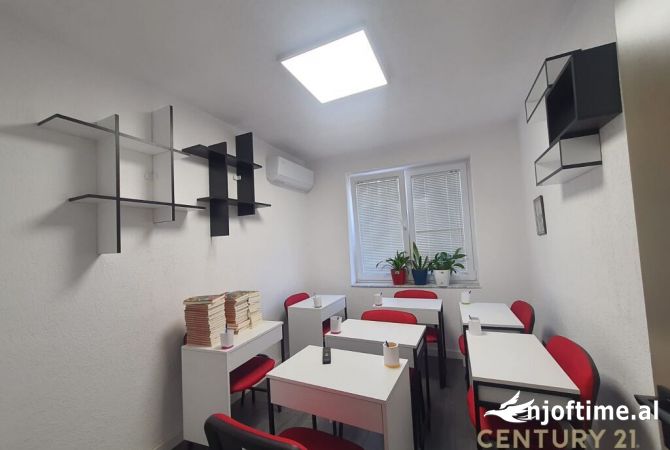 Jepet me Qira per Biznes prane 21 Dhjetorit, Tirane