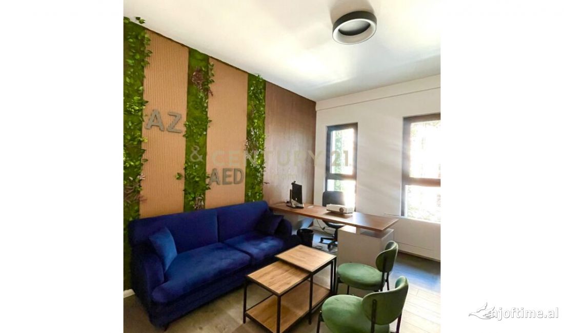 Jepet me qera 2+1 per zyra te Square 21, Rruga e Kavajes, Tirane