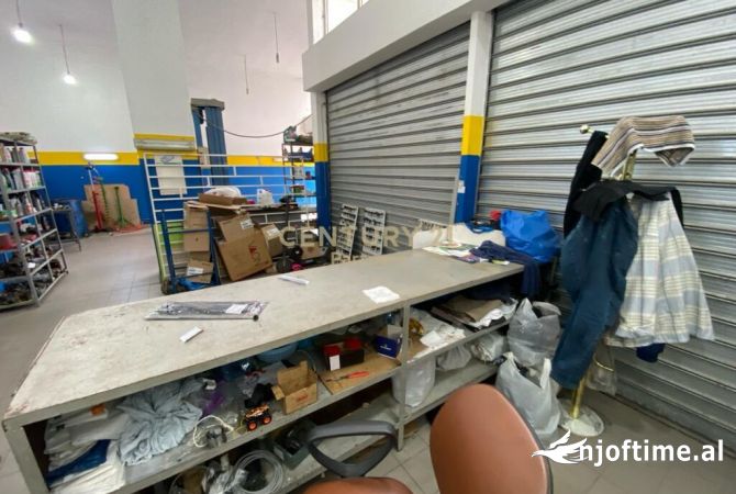 Japim me qera Njesi Biznesi i shfrytezueshem per servis tek Komuna e Parisit!, Tirane