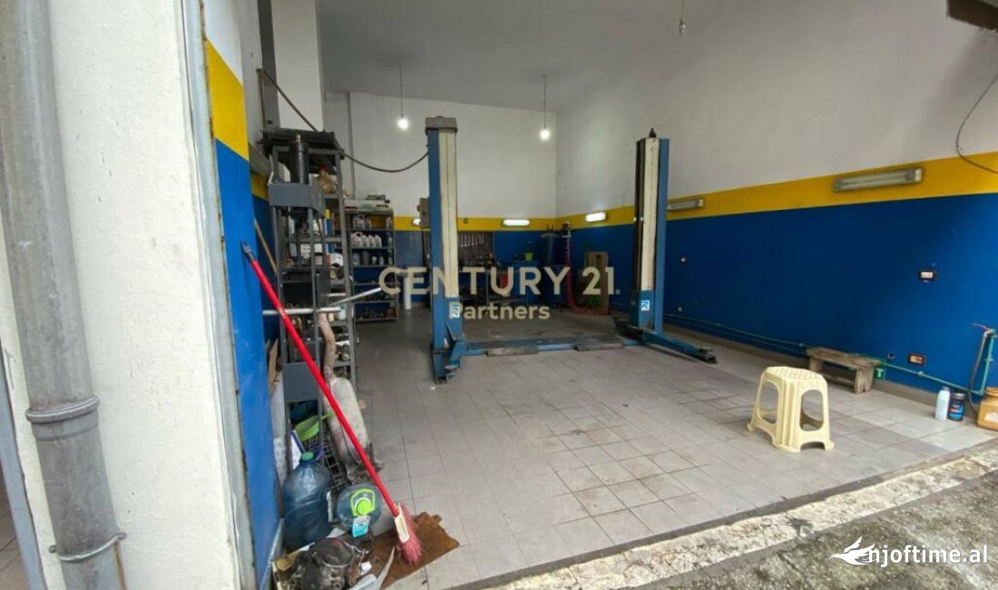 Japim me qera Njesi Biznesi i shfrytezueshem per servis tek Komuna e Parisit!, Tirane