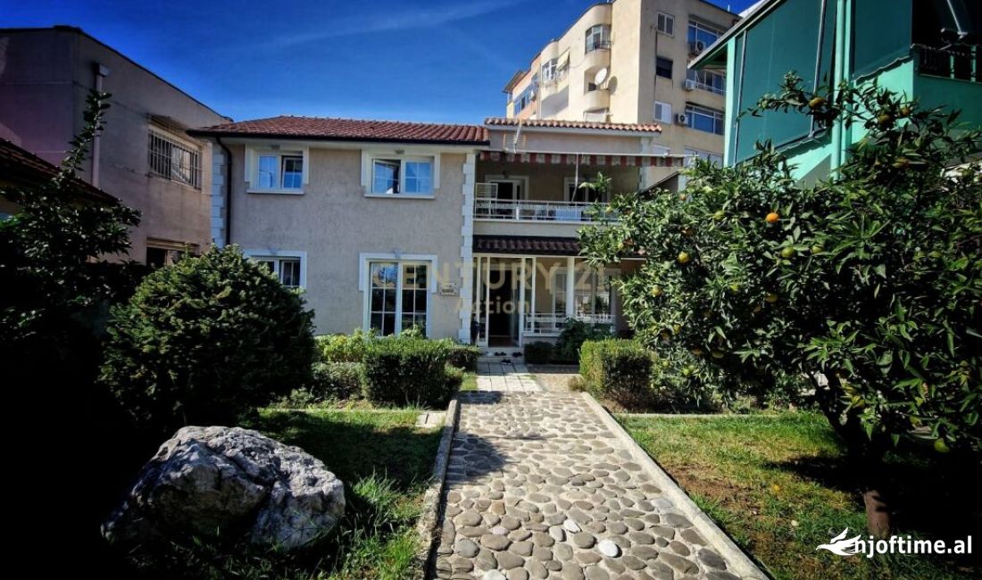 Appartamento in vendita a Tirana 5+1, Arredato