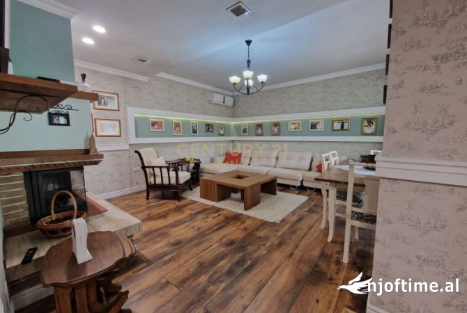Appartamento in vendita a Tirana 5+1, Arredato