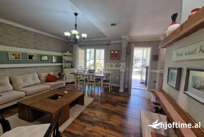 Appartamento in vendita a Tirana 5+1, Arredato