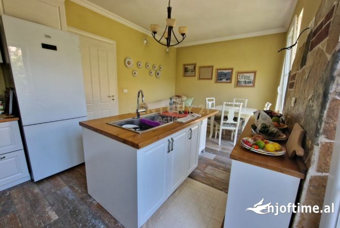 Appartamento in vendita a Tirana 5+1, Arredato