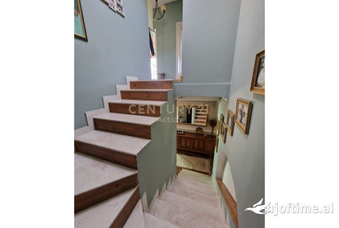 Appartamento in vendita a Tirana 5+1, Arredato