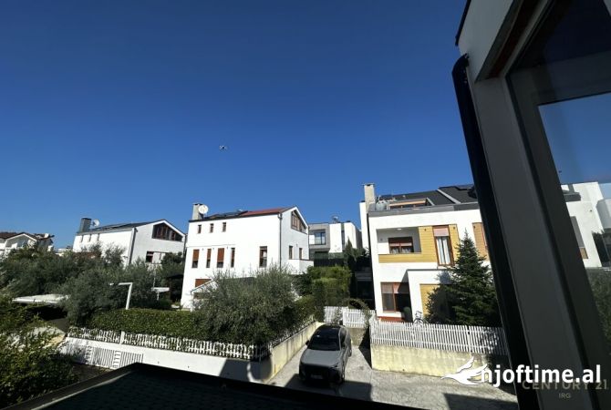 Villa di lusso in vendita a Tirana 3+1, Arredato