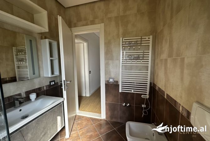 Villa di lusso in vendita a Tirana 3+1, Arredato