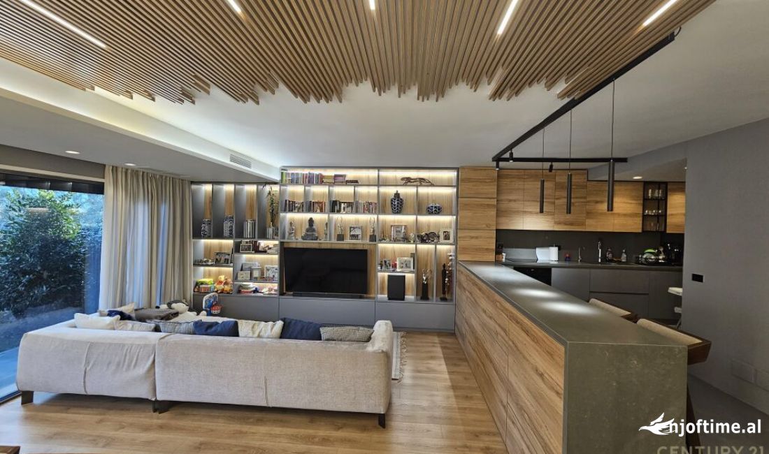 Villa di lusso in vendita a Tirana 3+1, Arredato