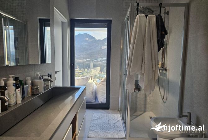 Villa di lusso in vendita a Tirana 3+1, Arredato