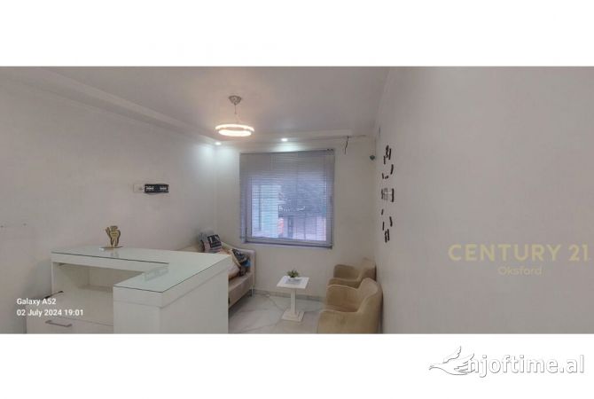 SHITET APARTAMENT 1+1 te KRYQEZIMI I FARMACISE 10  te Farmacia 10 Tirana, Albania