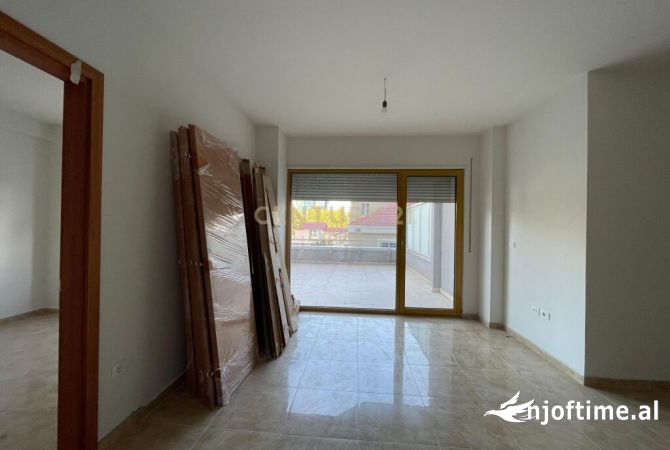 AMBIENT ZYRASH 3+Verande PER QIRA NE ISH BLLOK !!  Rr. Ukraina e Lire Tirana, Albania