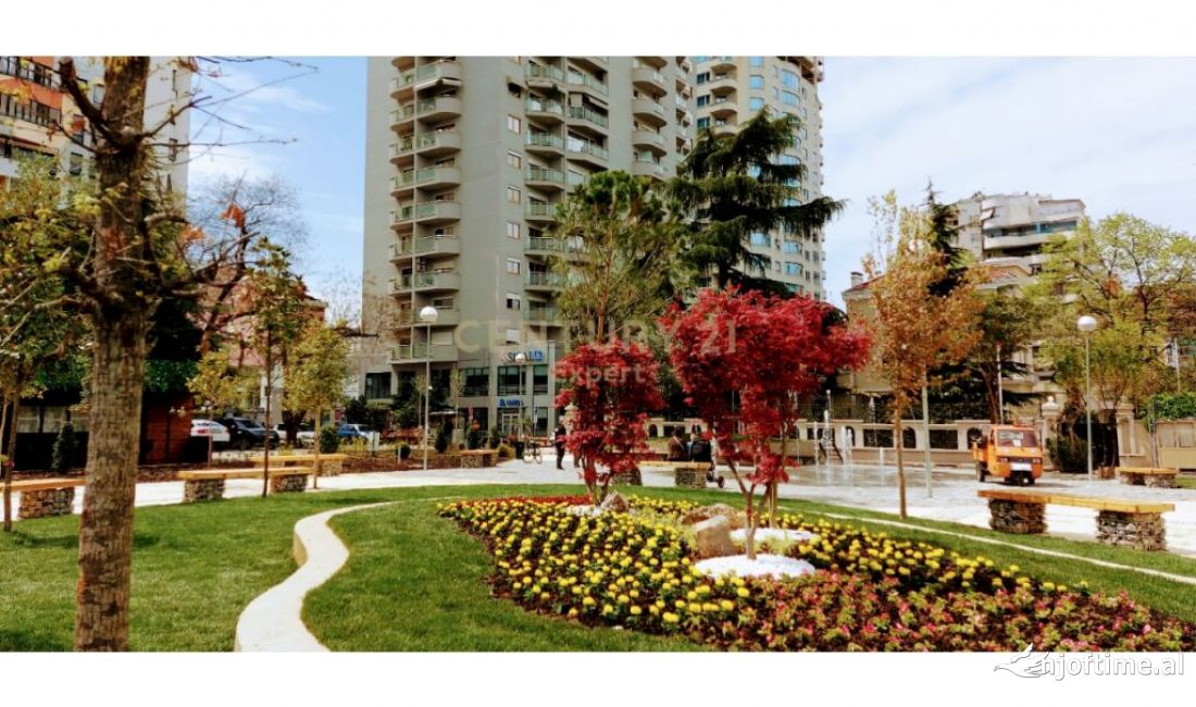 AMBIENT ZYRASH 3+Verande PER QIRA NE ISH BLLOK !!  Rr. Ukraina e Lire Tirana, Albania