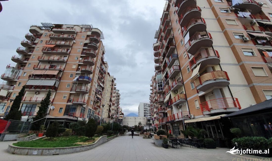 Japim me qera Bar-Kafe tek Kompleksi Vizion Plus!  Rruga Don Bosko Tirana, Albania