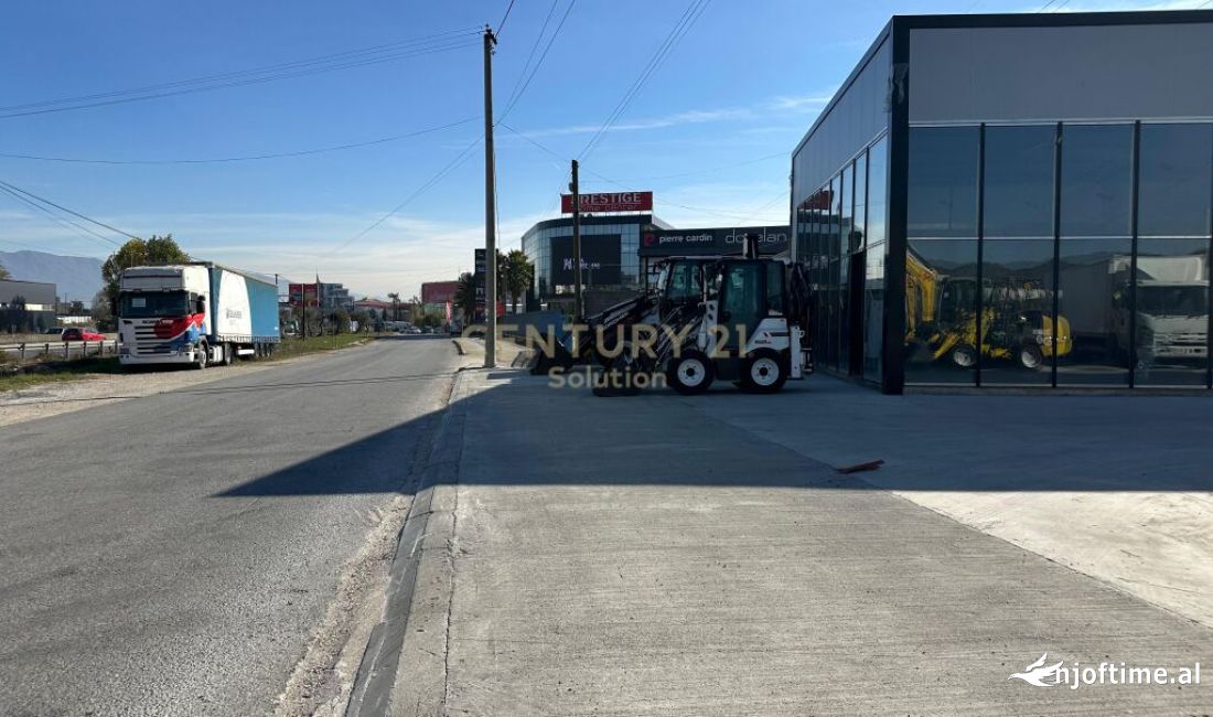 JEPET ME QIRA KAPANON - SHOWROOM BUZE RRUGES DYTESORE NE AUTOSTRADEN DURRES-TIRANE !!! 