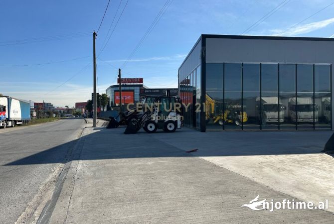 JEPET ME QIRA KAPANON - SHOWROOM BUZE RRUGES DYTESORE NE AUTOSTRADEN DURRES-TIRANE !!! 