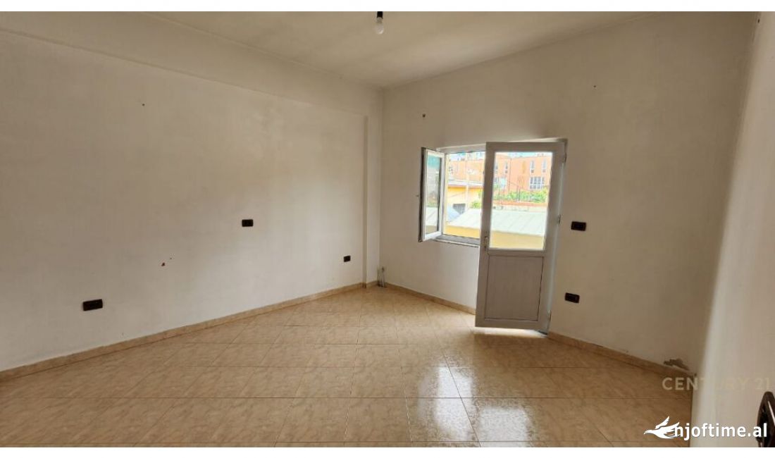 PER QERA AMBIENT BIZNESI NE RR.KRYESORE DON BOSKO,  Perballe Bujtines se Gjelit Tirana, Albania