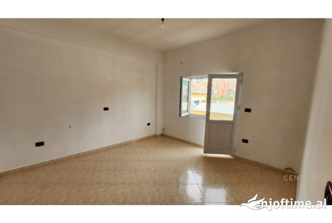 PER QERA AMBIENT BIZNESI NE RR.KRYESORE DON BOSKO,  Perballe Bujtines se Gjelit Tirana, Albania