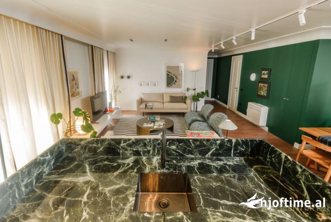 Shtepi ne shitje Apartament ne Tirane, 2+1, Mobilimi E mobiluar, Pagesa 500,000  Euro.