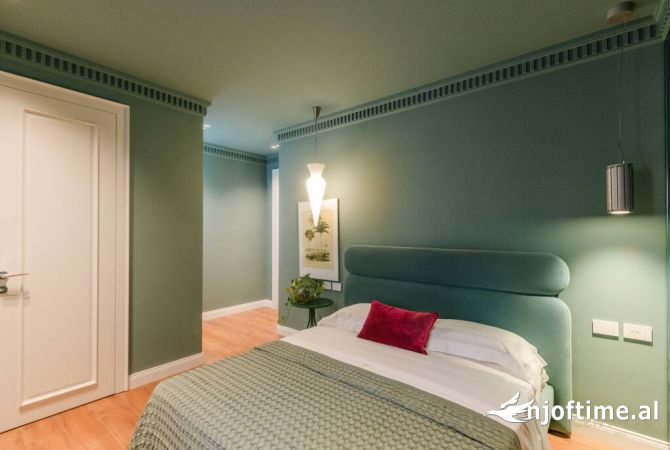 Shtepi ne shitje Apartament ne Tirane, 2+1, Mobilimi E mobiluar, Pagesa 500,000  Euro.