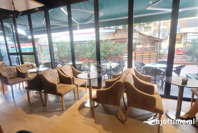 Shitje ambjenti komercial dhe shitje Biznesi Bar-Kafe prane 21 Dhjetorit, Tirane - 135000Euro | 74 m2  