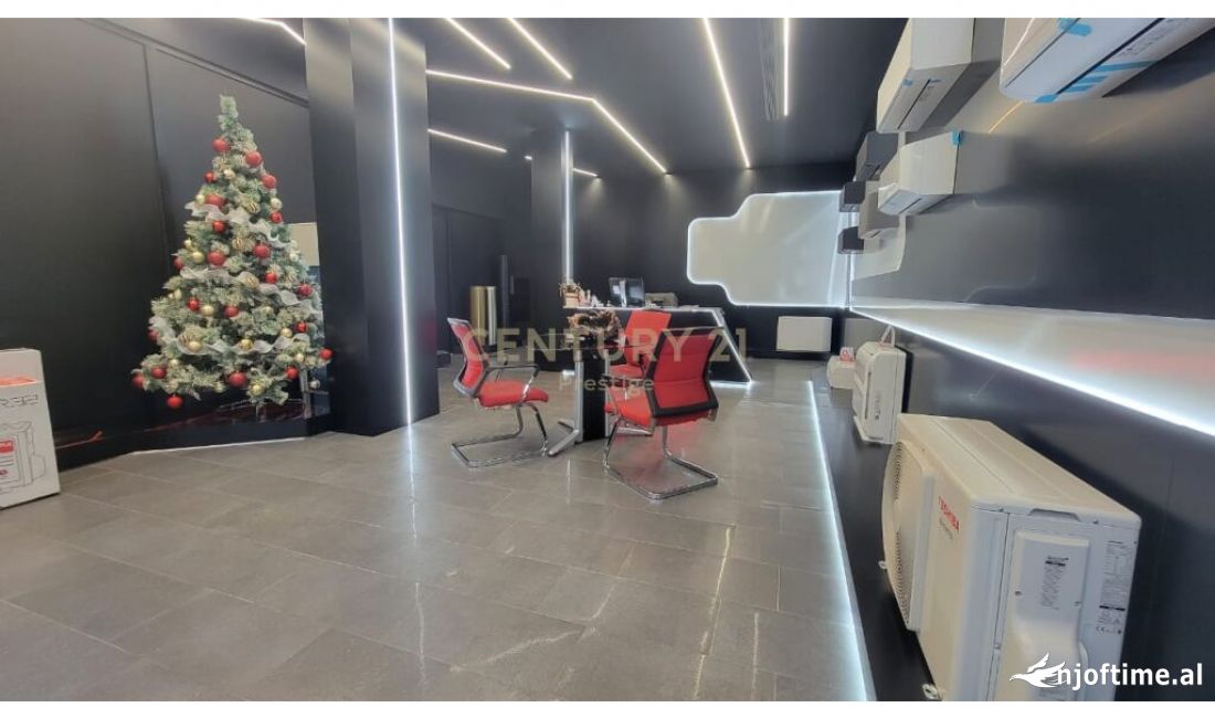 Okazion - OBJEKT SHERBIMI 4 KATESH NE SHITJE E VENDOSUR TEK RRUGA BARRIKADAVE, TIRANE