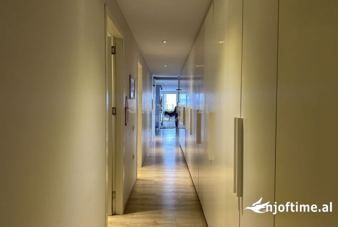 Shtepi ne shitje Apartament ne Tirane, 4+1, Mobilimi E mobiluar, Pagesa 465,000  Euro.