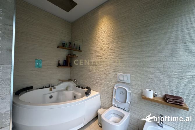 Shtepi ne shitje Apartament ne Tirane, 4+1, Mobilimi E mobiluar, Pagesa 465,000  Euro.