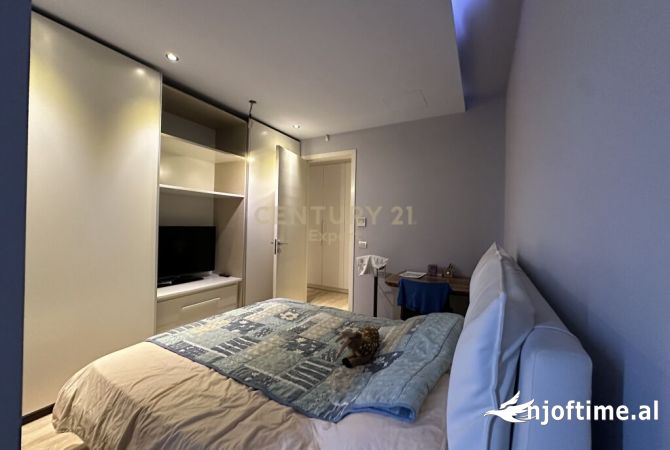 Shtepi ne shitje Apartament ne Tirane, 4+1, Mobilimi E mobiluar, Pagesa 465,000  Euro.