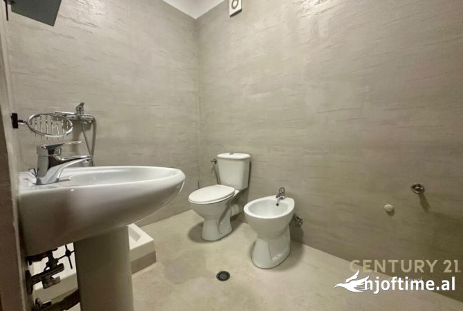 JEPET ME QIRA AMBIENT PER ZYRA NE BLLOK