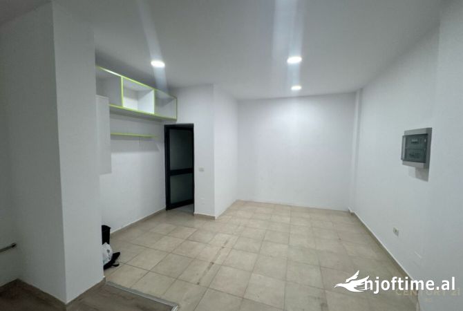 SHITET  AMBIENT KOMERCIAL, RR. DRITAN HOXHA 173K euro