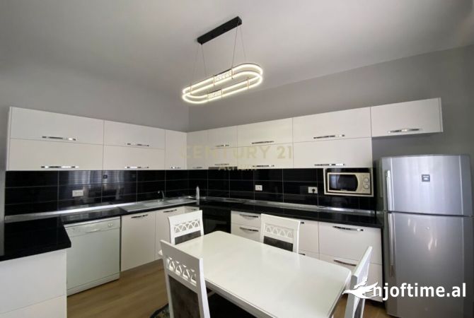 JAPIM ME QIRA APARTAMENT 3+1 TEK OXHAKU ! 500 € /Muaj