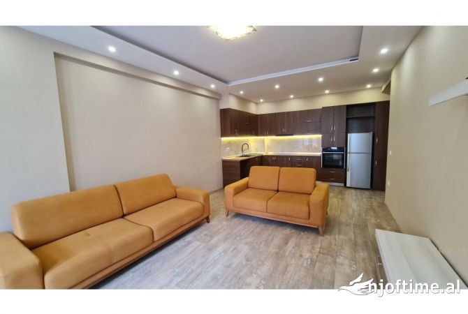 Jepet me Qira, 2+1+2 ne zonen e Astirit!! 550 € /Muaj