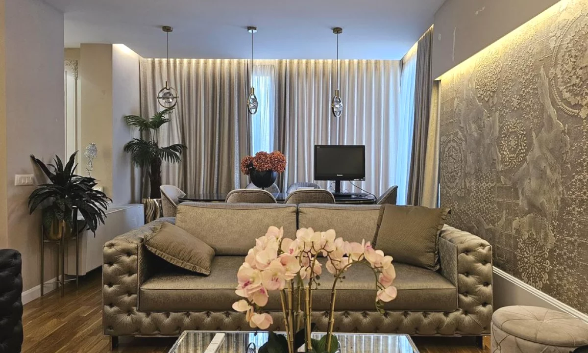 Appartamento in vendita a Tirana 3+1, Arredato