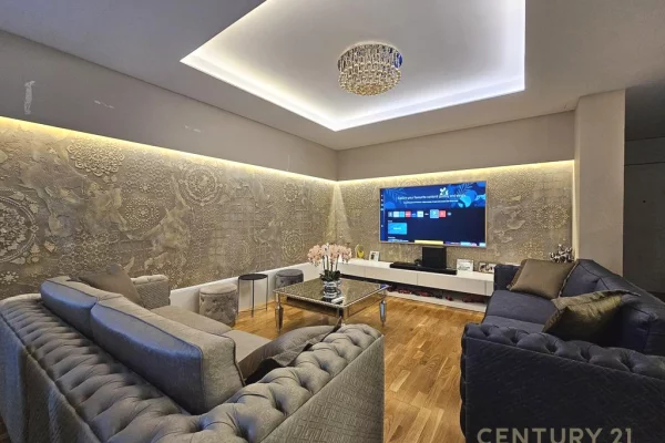 Appartamento in vendita a Tirana 3+1, Arredato