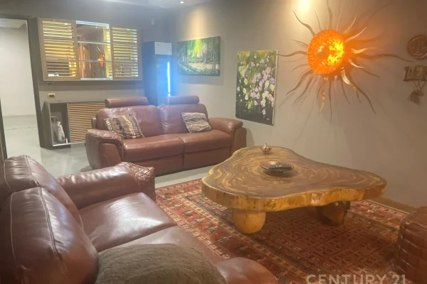 Villa di lusso in vendita a Tirana 6+1, Arredato