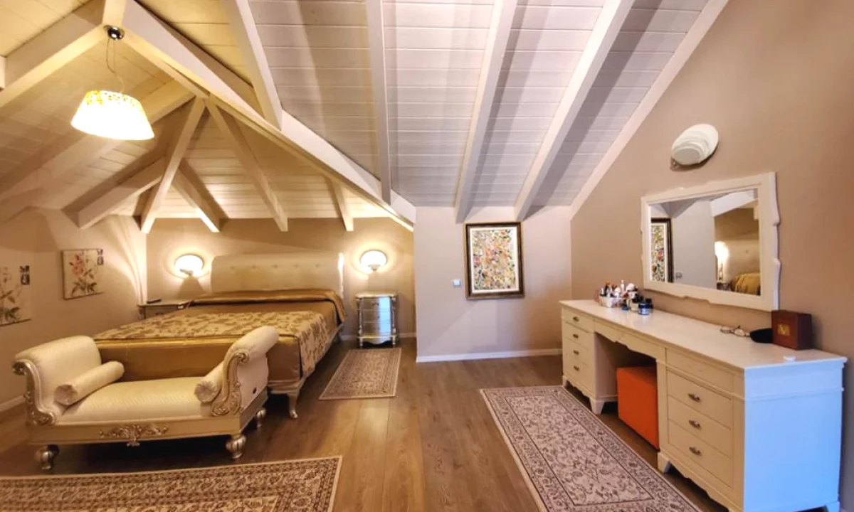 Villa di lusso in vendita a Tirana 6+1, Arredato