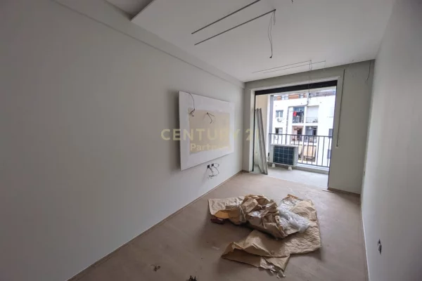 APARTAMENT 1+1 PER SHITJE NE RRUGEN 5 MAJI PRANE CONCORD CENTER