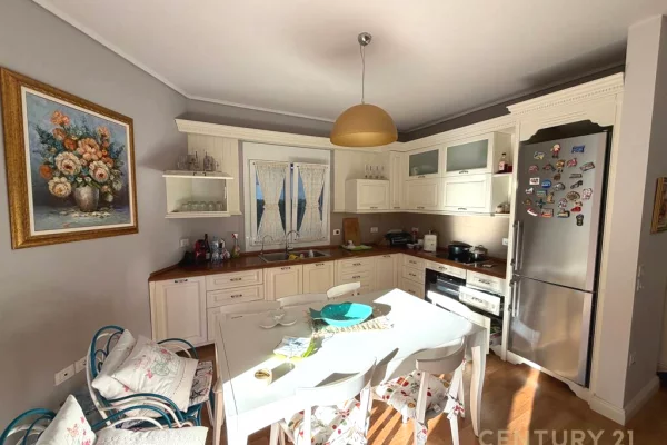 Villa di lusso in vendita a Durazzo 2+1, Arredato