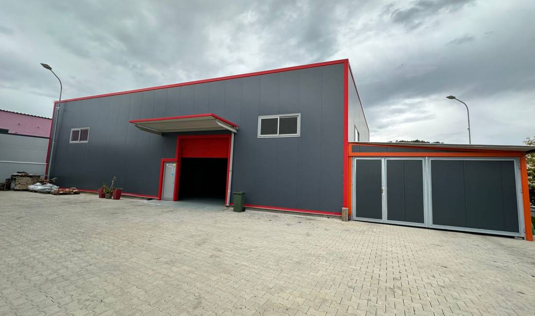  Qera, Magazine, Autostrada Tirane-Durres/ OPP31509 