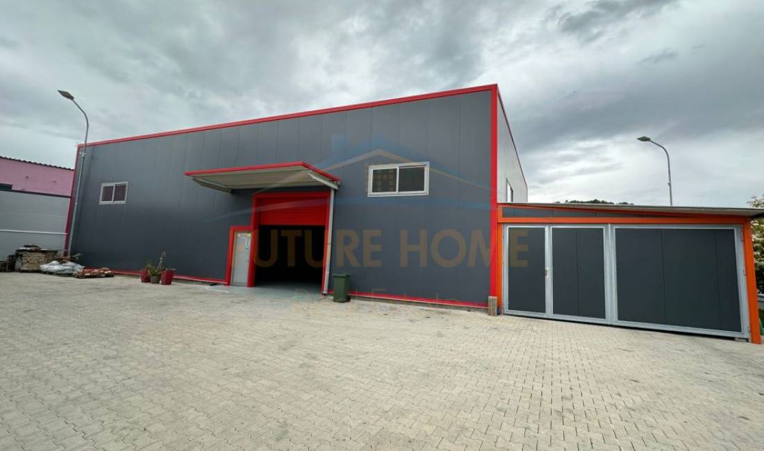 Qera, Magazine, Autostrada Tirane-Durres / OPP31509 