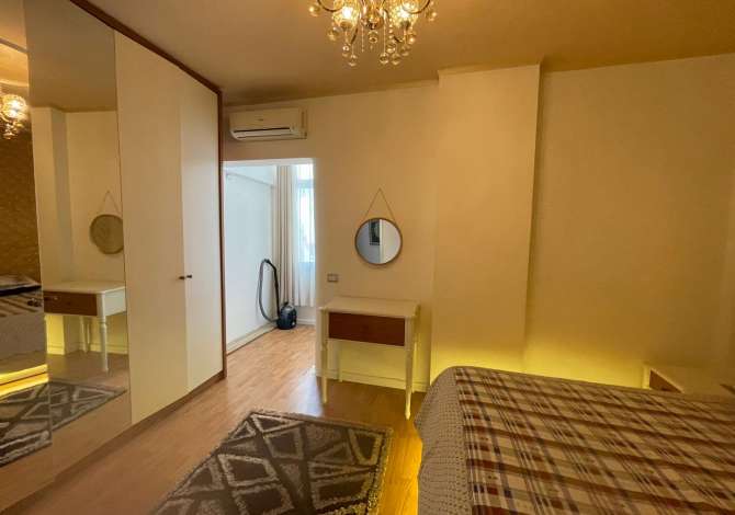 Shtepi me qera Apartament ne Tirane, 2+1, Mobilimi E mobiluar, Pagesa 400  Euro.