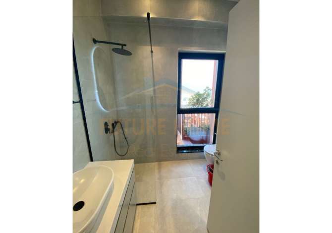 Ambient biznesi me qera 3+1 ne Tirane - 1,500 Euro