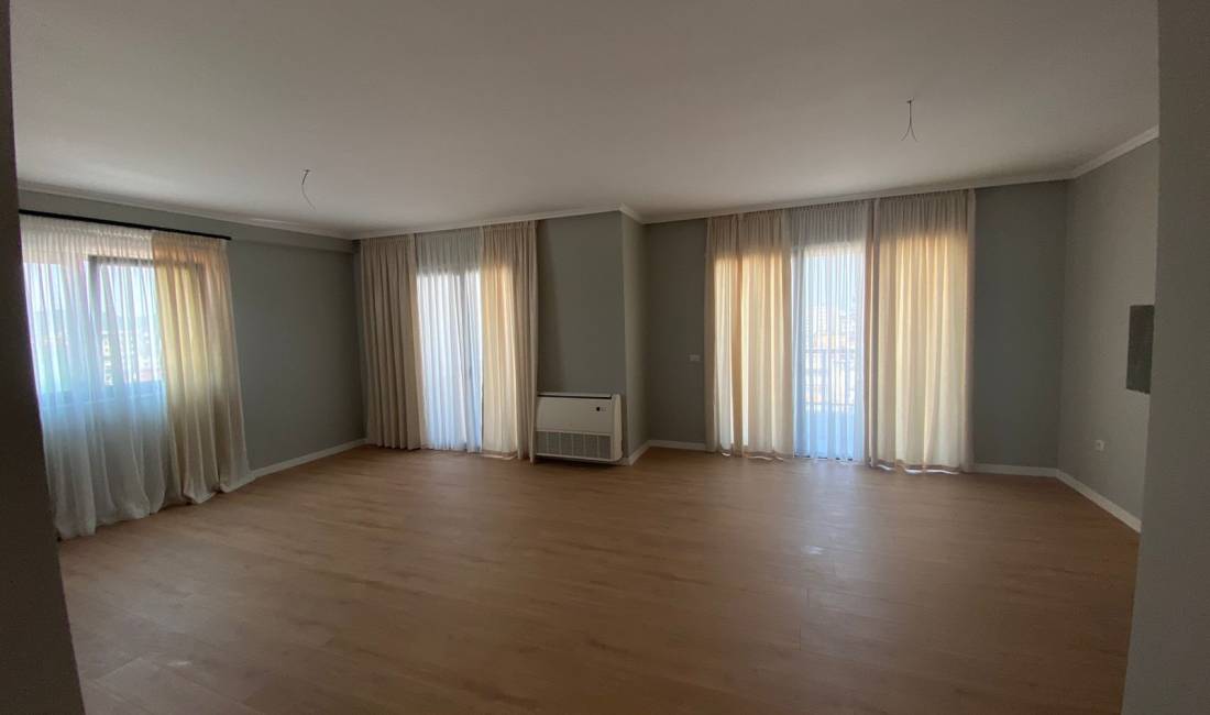 Shtepi me qera Apartament ne Tirane, 2+1, Mobilimi Bosh, pa mobiluar, Pagesa 1,200  Euro.