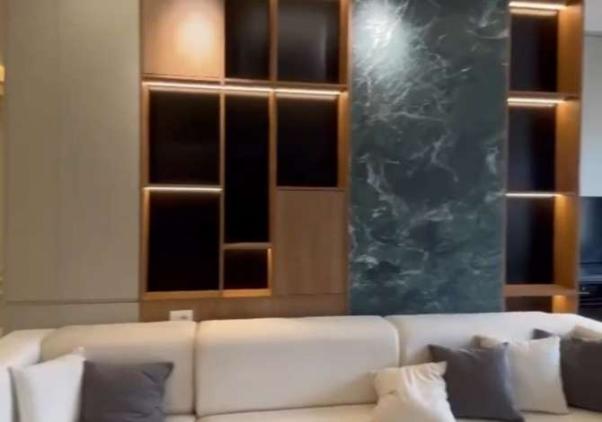 Qera, Apartament 2+1+2+2 Poste Parkimi, Rruga e Barrikadave, Tiranë.//OPP42697