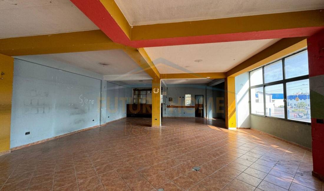 Qera, Ambient Biznesi, Ura e Institutit, Tirane.//opp43999