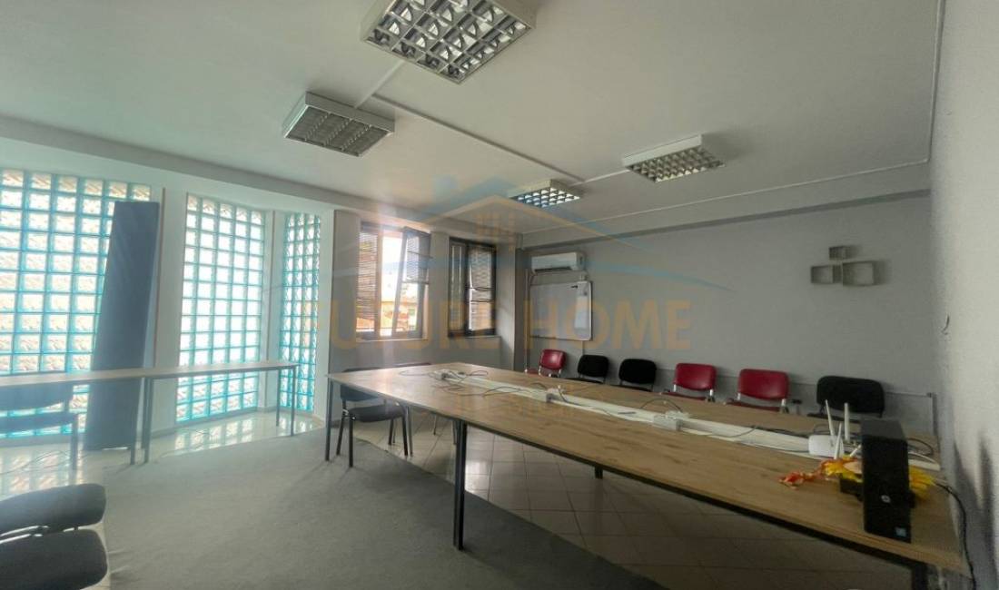 Qera, Ambient Biznesi, Selvia