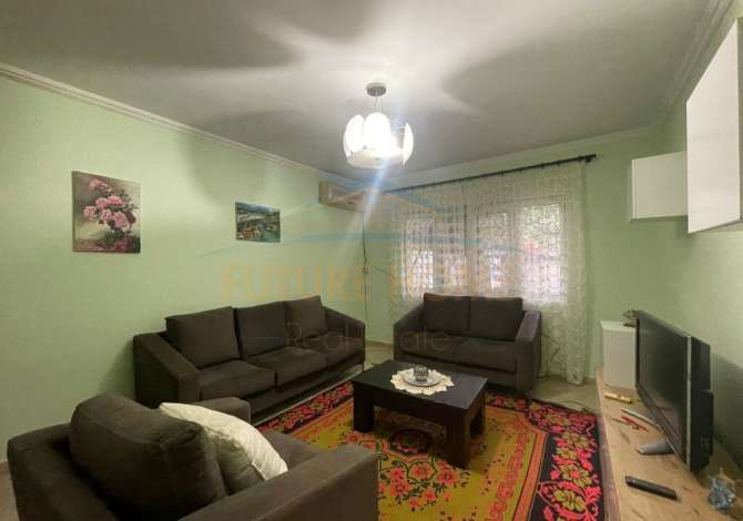 Shtepi me qera Shtepi Private ne Tirane, 1+1, Mobilimi E mobiluar, Pagesa 500  Euro.