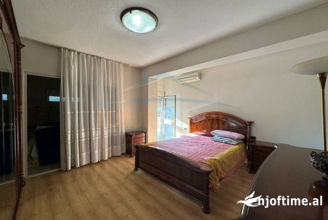 Shtepi me qera Apartament ne Tirane, 2+1, Mobilimi E mobiluar, Pagesa 700  Euro.